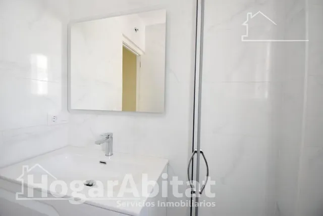 ¡disfruta de una casa reformada y luminosa con impresionante terraza! — 23