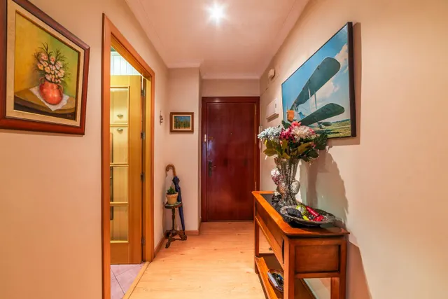 Piso reformado con piscina y garaje — 12