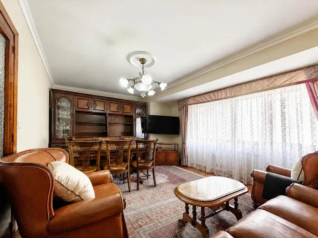 Piso 5 habitaciones 116m² en venta - Zona Plaza de Barcelos — 12