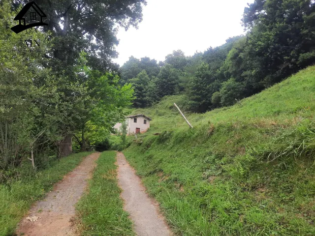 Cabaña pasiega con agua de manantial y gran terreno en entor - foto 2
