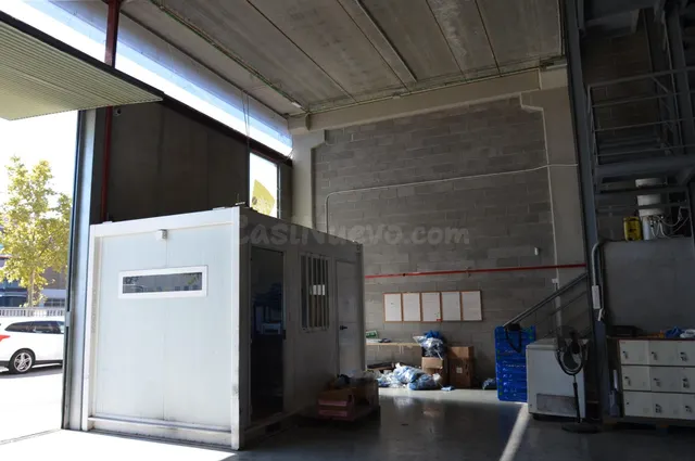 Nave esquinera en alquiler en zona industrial de Vilanova i  - foto 5