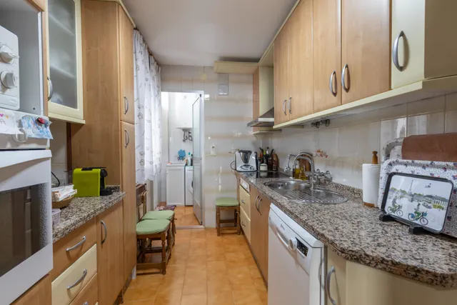 Amplio y luminoso piso de 3 dormitorios listo para entrar a vivir junto al metro de Albolote — 21