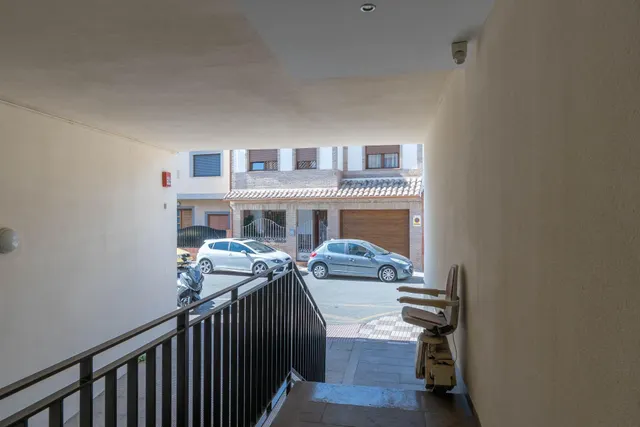 PISO JUNTO AL METRO DE CHURRIANA DE LA VEGA!! — 34