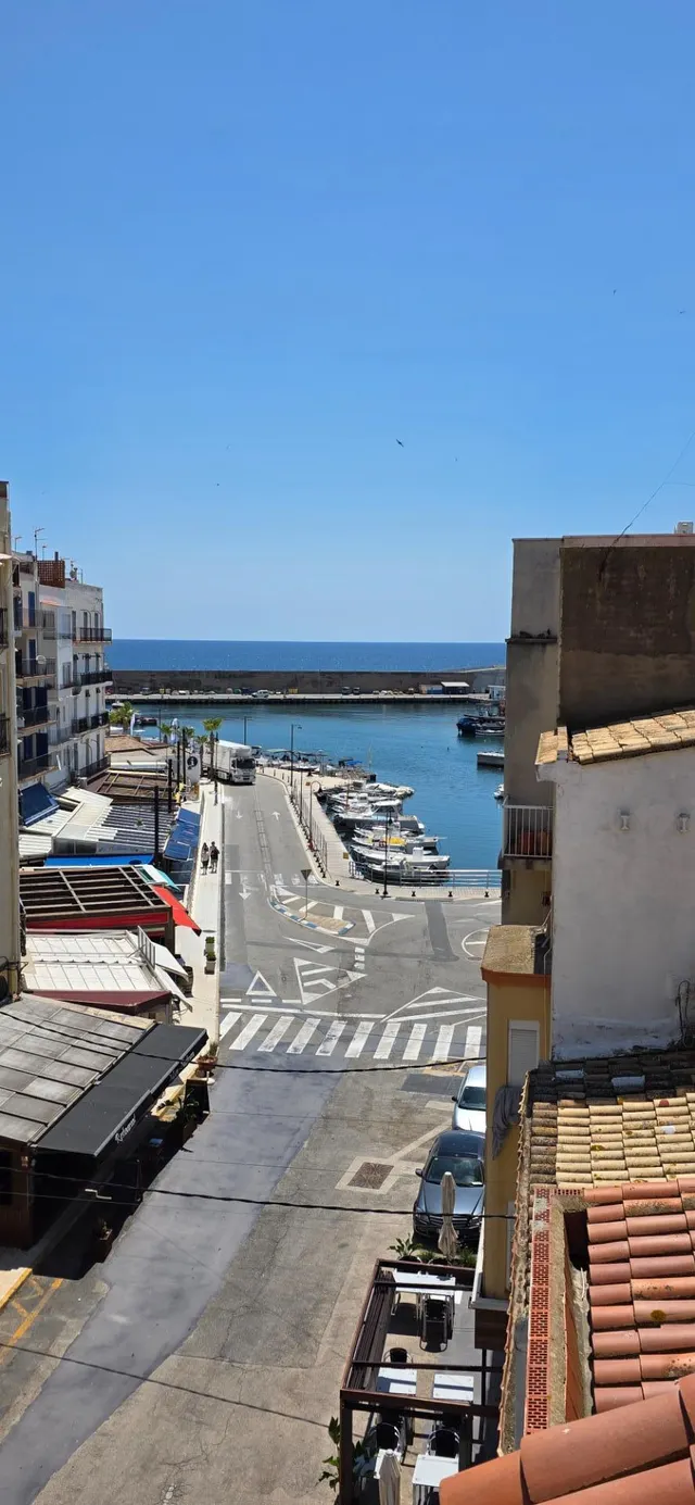 Exclusivo apartamento reformado con vistas al mar y al puerto en el corazón de L’Ametlla de Mar — 19