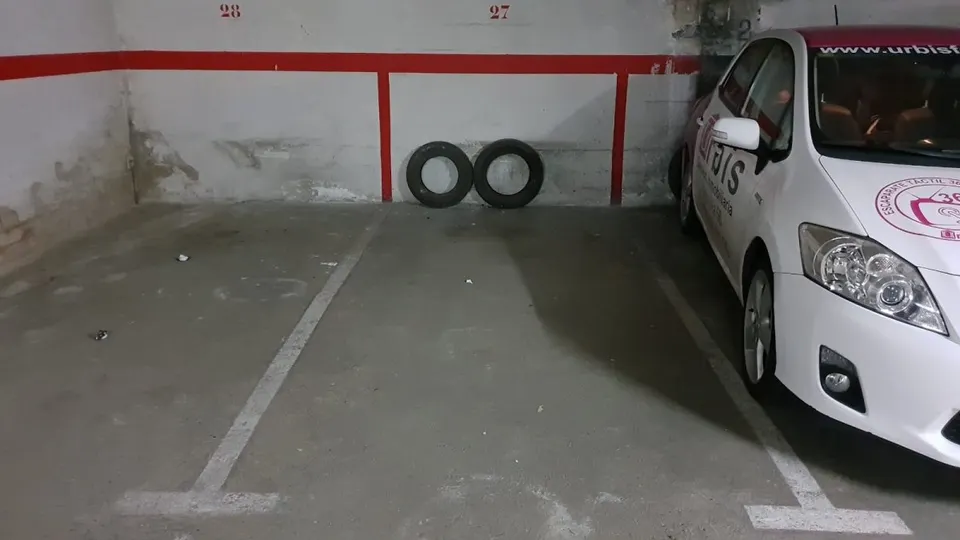 Urbis te ofrece una plaza de garaje en alquiler en zona San Esteban, Salamanca