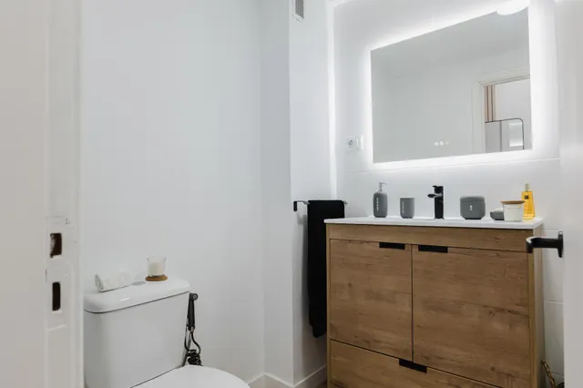 Apartamento reformado y a estrenar con salida directa a Pase de Las Canteras - listo para entrar a vivir — 17