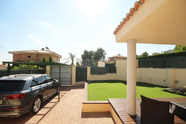 CHALET EN VENTA EN CALICANTO – CHIVA | 3 DORMITORIOS | 3 BAÑ - foto 3