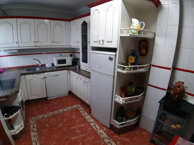 CASA MUY AMPLIA DE 4 DORMITORIOS LISTA PARA ENTRAR A VIVIR ( LAS LAGUNAS) — 21