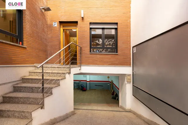 Casa exclusiva junto a Acera del Darro. Pleno centro de Granada. Seminueva y con ascensor propio — 2