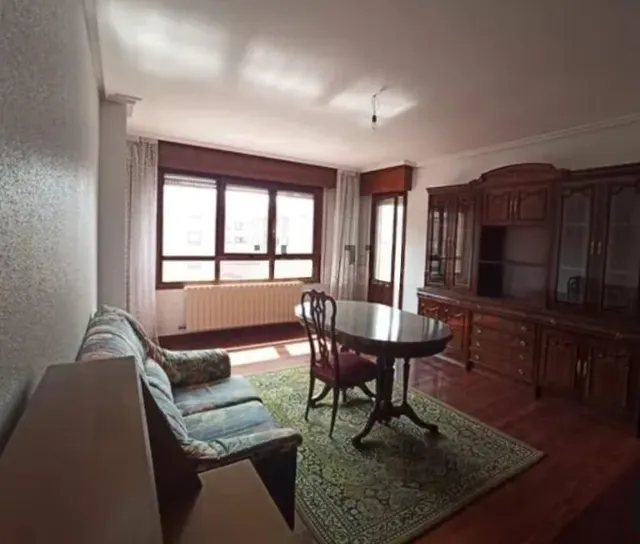 PISO CÉNTRICO EN VENTA EN MEDINA DE POMAR – CERCA DE LA PLAZ - foto 2