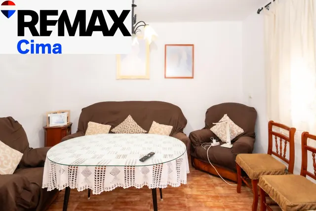 CASA CON PATIO, ALMACÉN Y PLANTA BAJA COMPLETA EN ZÚJAR - foto 5