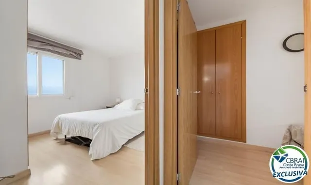 Ático de 61 m2, con 60 m2 de terraza-solarium, LICENCIA TURISTICA. — 24