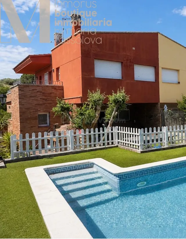 CASA EN VENTA EN CALELLA - VISTAS AL MAR Y PISCINA — 5
