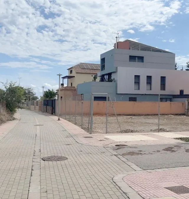 SUELO URBANO EN VENTA EN LA ZONA DE PAU LLEDÓ — 2