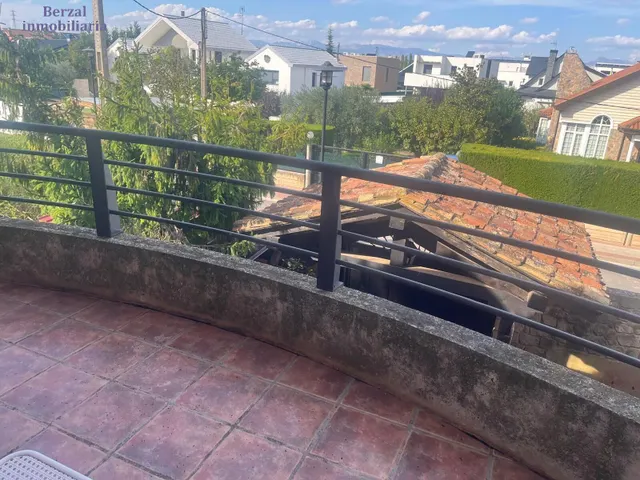 Singular chalet independiente junto a la cíniva de Los Manzanos, Lardero — 35