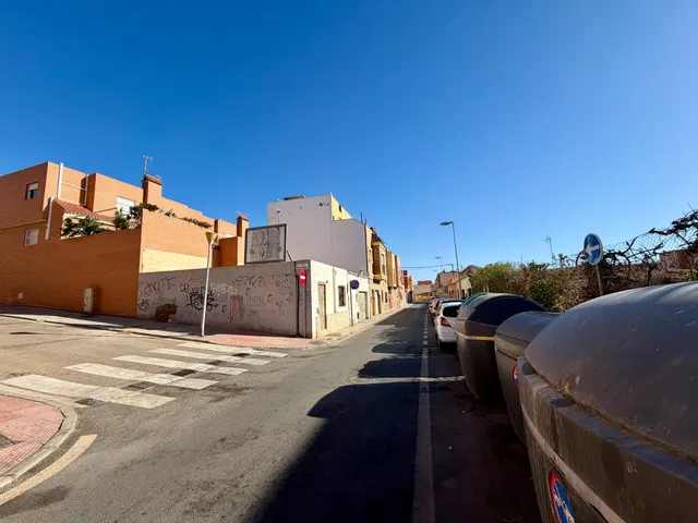 DOS INMUEBLES EN ESQUINA PARA CONSTRUIR TU CASA EN ALMERÍA – 103 m2 DE PARCELA — 13