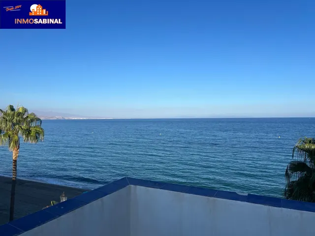 Impresionante Piso en Primera Línea de Playa en La Romanilla, Roquetas de Mar por €310.000 — 14