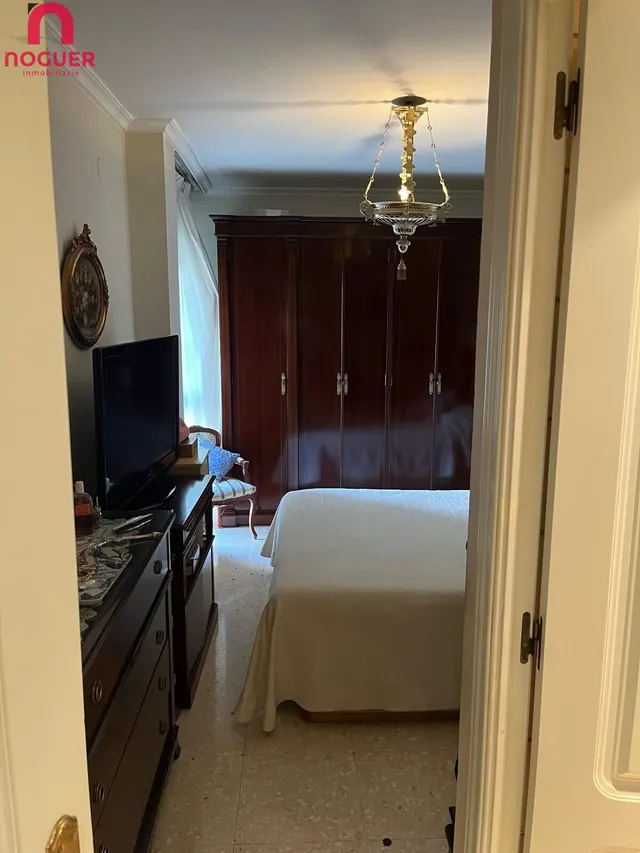 PISO ZONA ZOCO DE CUATRO DORMITORIOS , DOS BAÑOS , TERRRAZA Y  ASCENSOR — 45