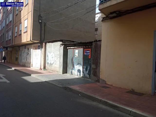 SE VENDE PARCELA URBANA EN FLORES DEL SIL — 2