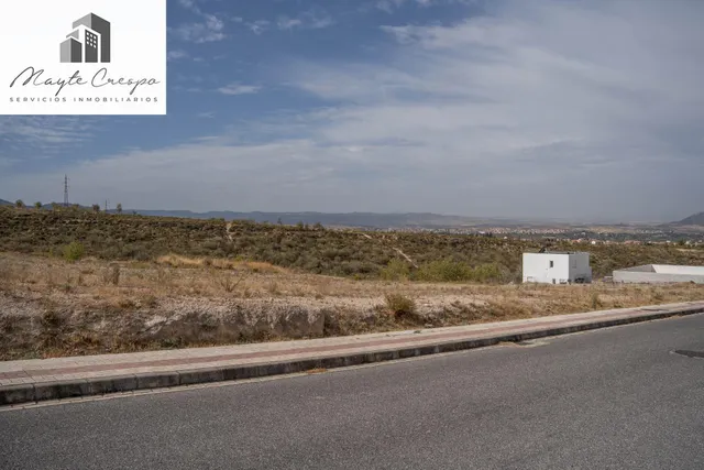 Terreno urbano de 750 m2 en Altos de La Zubia. Parcela 17, manzana M — 7