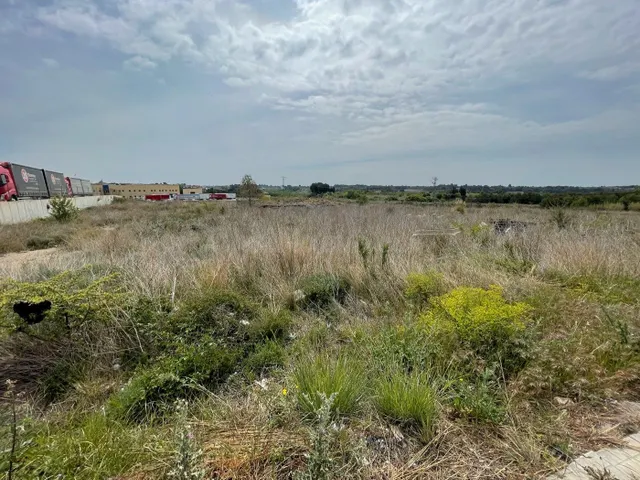 Terreno urbano edificable en Puigpelat – gran superficie y e