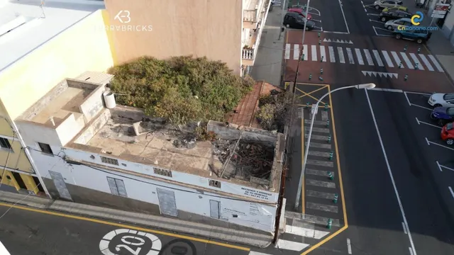 Venta de Casa 199 m2 con terreno de 160 m2 en Guia de Isora. - foto 2