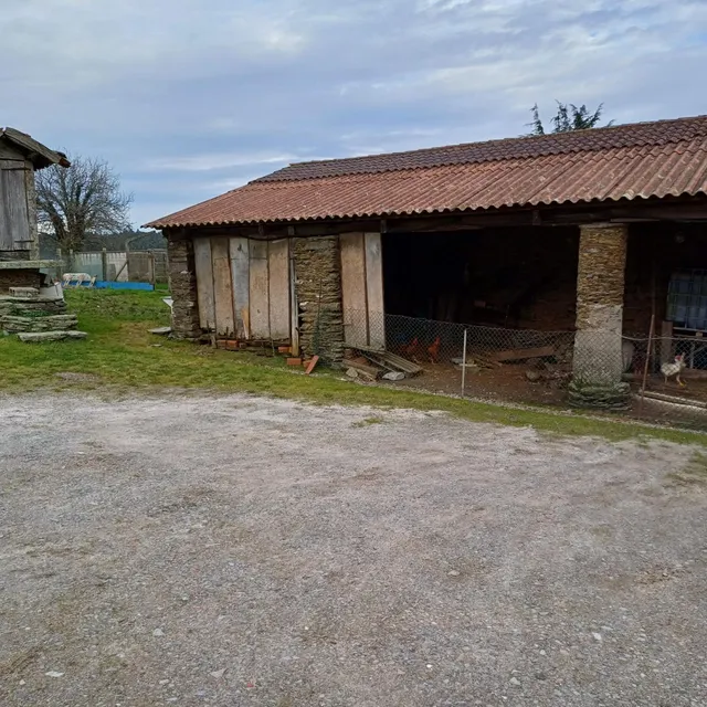 SE VENDE CASA DE ALDEA EN ARZUA PARA REFORMAR — 39