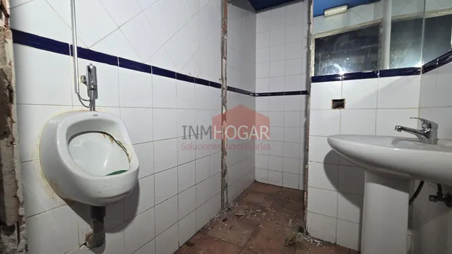 Amplio Local Comercial en la Zona Norte de Ávila – Oportunidad Única — 13