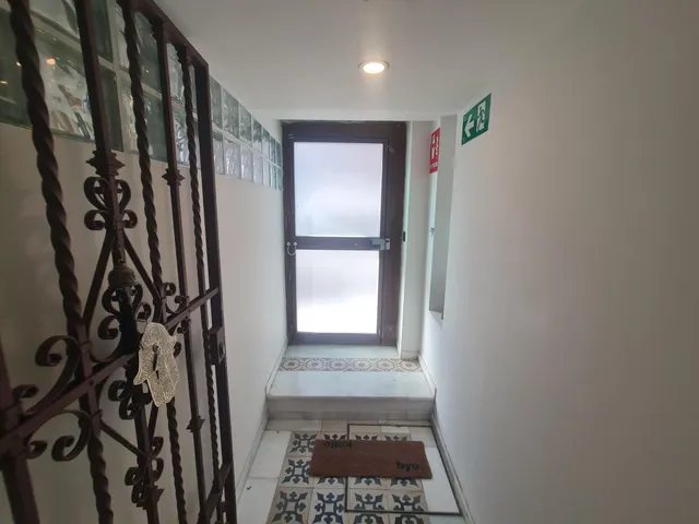PISO CON LICENCIA TURISTICA Y LOCAL COMERCIAL — 3