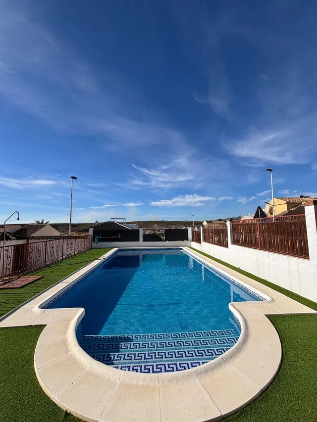 Precioso chalet con piscina propia en alquiler todo el año — 31