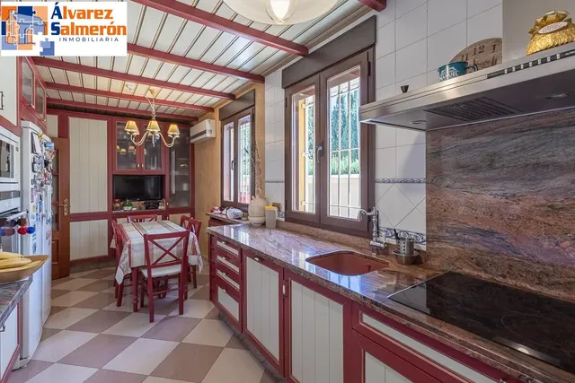 Chalet Exclusivo en Camino Bajo de Huétor — 11