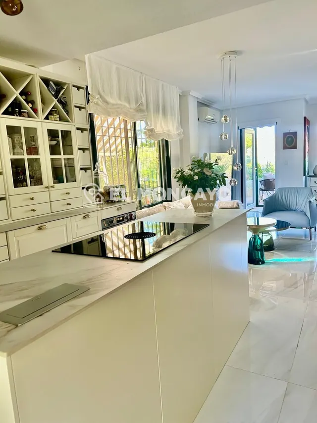 Fantástica vivienda adosada junto al exclusivo campo de golf - foto 4