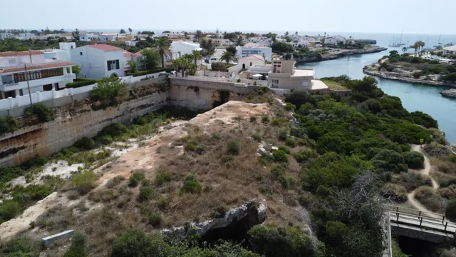 OL28 - Solar en Ciutadella con Licencia de obra activa y pro - foto 2