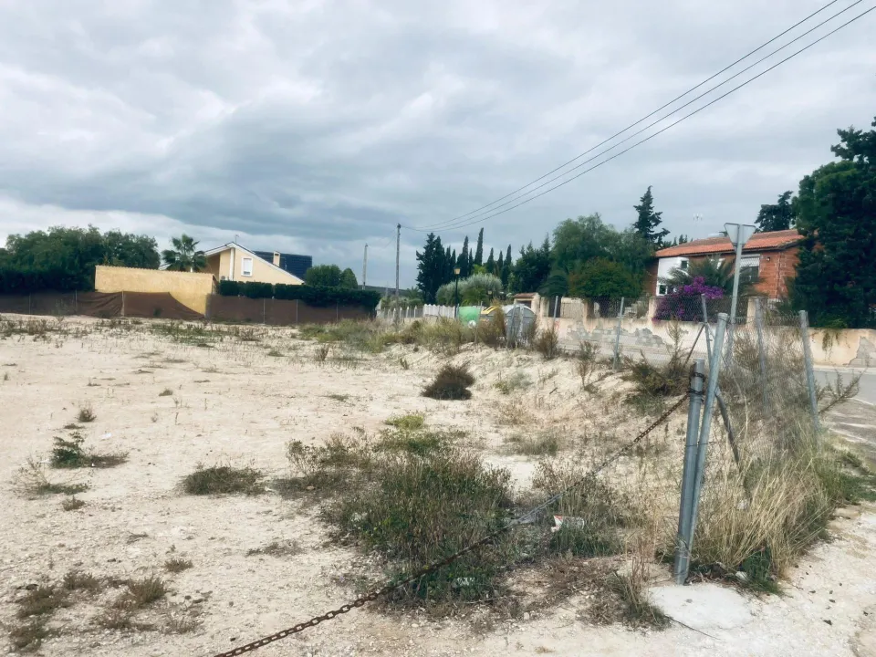 ++Terreno urbano en venta en la prestigiosa urbanización El Chorrico, en Molina de Segura++.