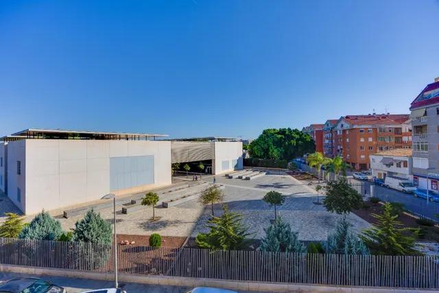 Ático con terraza, garaje y piscina a 250 metros del mar — 43