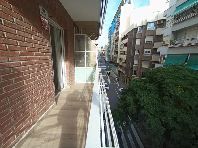 SE ALQUILA COQUETA VIVIENDA REFORMADA CON MUEBLES DE DISEÑO Y PLAZA DE GARAJE     ( DIPONIBLE EN NOVIEMBRE) — 8