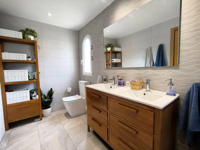 Precioso chalé unifamiliar aislado con piscina y amplio garaje — 28