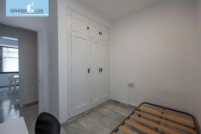 PISO JUNTO A RECOGIDAS — 12