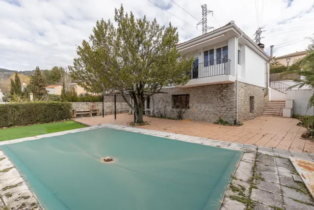 ESPECTACULAR CASA CON LICENCIA TURISTICA EN HUETOR SANTILLAN - foto 2