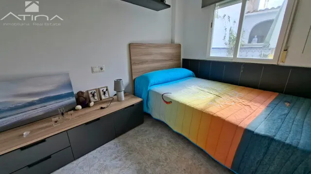 Casa en Daimús con amplia terraza y orientación sureste, a pocos minutos de la playa | 4 dormitorios — 10