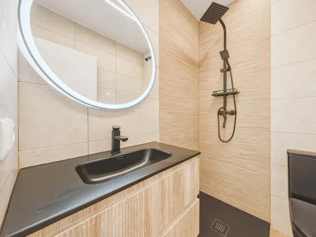 LUMINOSA VIVIENDA A ESTRENAR DE DOS PLANTAS EN COSLADA — 32