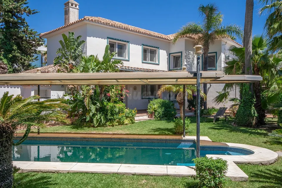 Chalet 4 habitaciones 388m² en venta - Marbella