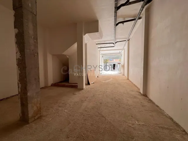 Local comercial de obra nueva en el corazón del puerto de Ca - foto 2
