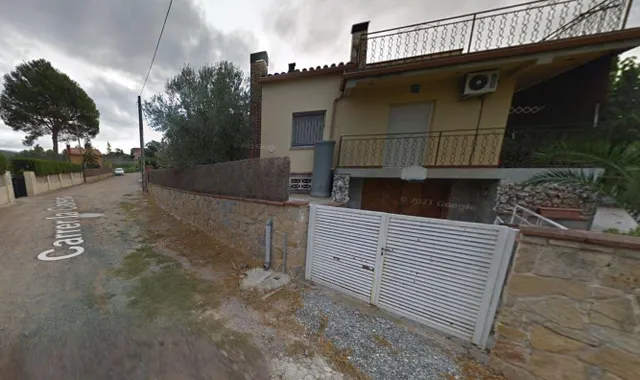 SE VENDE CASA OKUPADA EN Mas Atarros 48 de CASTELLBELL I EL  - foto 2