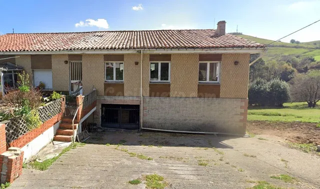 SE VENDE casa OKUPA en C Monte 28 de Oviedo - foto 4