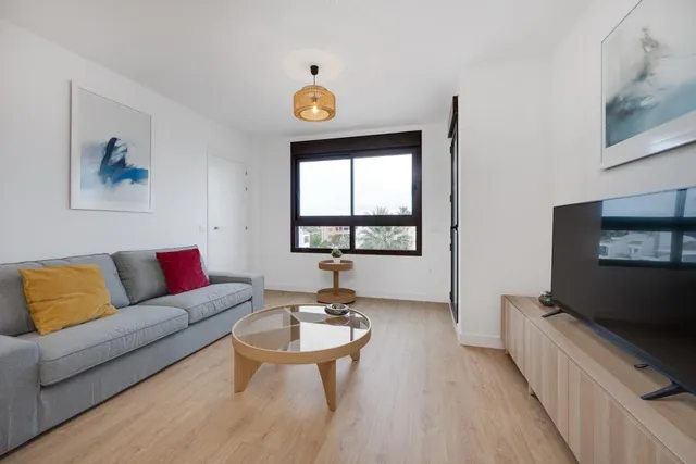 Ático a estrenar con solárium privado y vistas a la piscina en Villamartín — 11