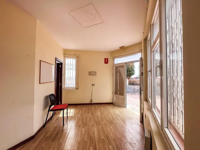 LOCAL COMERCIAL EN ESQUINA CON DOS FACHADAS | LOS OLIVOS, ADEJE — 7