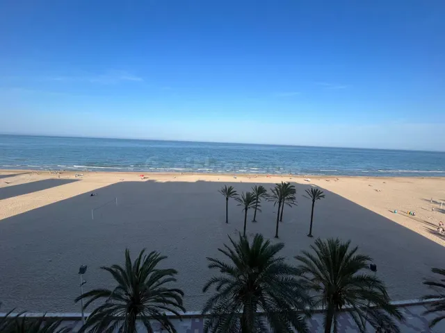 apartamento el alquiler en 1ª línea de playa de san antonio