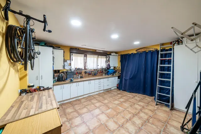 Chalet unifamiliar independiente de 320 m2 parcela de 992 con piscina y certificación A — 46