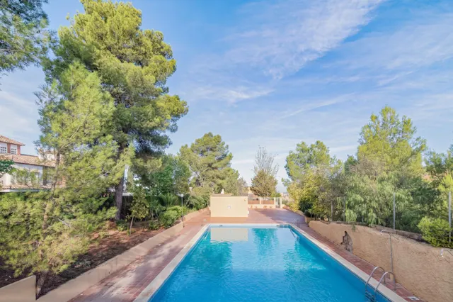✨ exclusividad y diseño en el serrallo, Granada | piscina, garaje y urbanización privada — 35